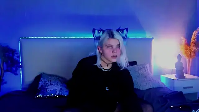 JoannLowe online show from March 20, 11:56 pm