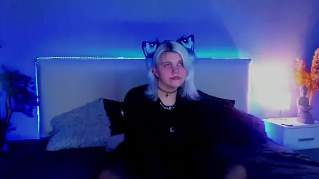 JoannLowe online show from March 21, 9:12 pm