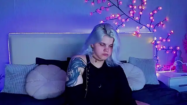 JoannLowe online show from September 9, 7:57 pm