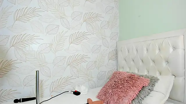 Snapshot of TianaReedd chatting on January 18, 1:29 pm TianaReedd online show from January 18, 1:29 pm