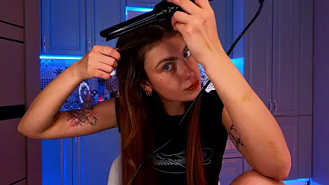 Snapshot of tomorrows_day chatting on October 10, 9:14 pm tomorrows day online show from October 10, 9:14 pm