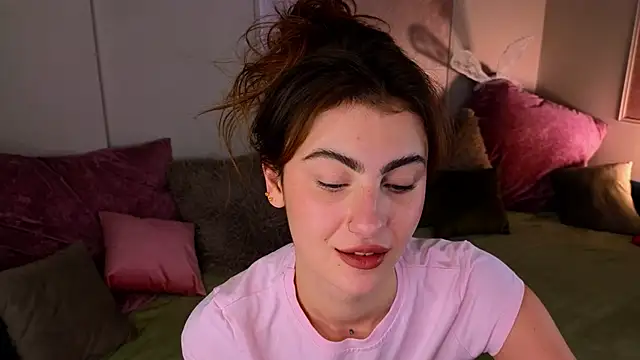 Snapshot of tomorrows_day chatting on October 19, 9:15 pm tomorrows day online show from October 19, 9:15 pm