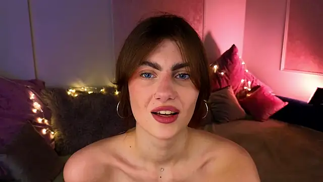 Snapshot of tomorrows_day chatting on November 18, 9:52 pm tomorrows day online show from November 18, 9:52 pm