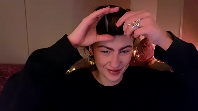 Snapshot of tomorrows_day chatting on November 21, 9:24 pm tomorrows day online show from November 21, 9:24 pm