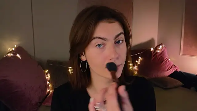 Snapshot of tomorrows_day chatting on November 28, 9:17 pm tomorrows day online show from November 28, 9:17 pm