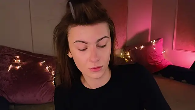 Snapshot of tomorrows_day chatting on December 4, 9:12 pm tomorrows day online show from December 4, 9:12 pm