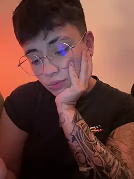 Ashley Chriss online show from January 18, 9:45 am