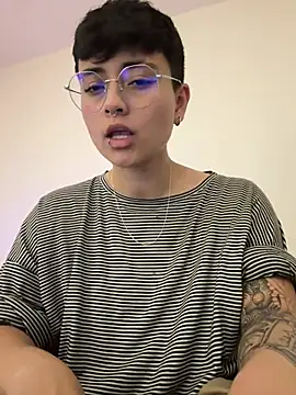 Ashley Chriss online show from February 21, 1:44 am