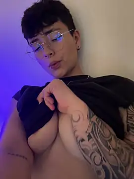 Ashley Chriss online show from March 1, 6:24 am