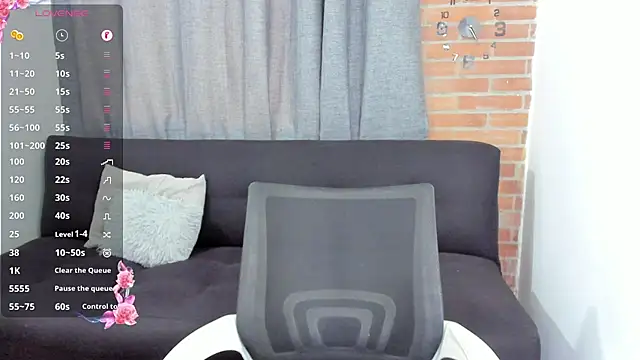 curly muscle online show from December 8, 9:52 pm