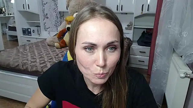 Snapshot of 69SexySecret69 chatting on March 10, 5:07 pm 69SexySecret69 online show from March 10, 5:07 pm