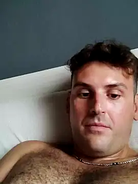 Snapshot of TheKing966 chatting on August 8, 5:37 pm TheKing966 online show from August 8, 5:37 pm