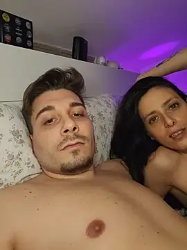 Snapshot of dansarah chatting on February 28, 12:44 am dansarah online show from February 28, 12:44 am