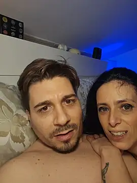 Snapshot of dansarah chatting on March 23, 12:25 am dansarah online show from March 23, 12:25 am