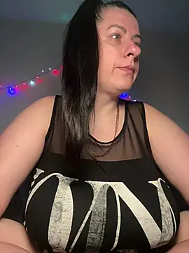 Snapshot of Evelinia chatting on April 8, 3:12 pm Evelinia online show from April 8, 3:12 pm