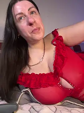 Snapshot of Evelinia chatting on June 8, 3:23 pm Evelinia online show from June 8, 3:23 pm