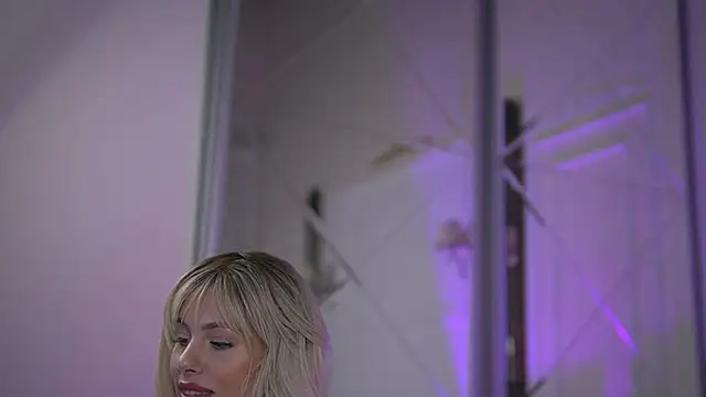 AdelineKing online show from March 3, 3:08 am