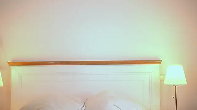 Snapshot of AdelineKing chatting on June 25, 1:38 am AdelineKing online show from June 25, 1:38 am