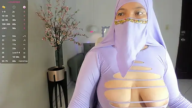 malak nanyy online show from September 21, 9:11 am