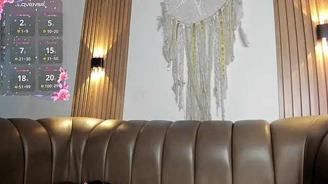 malak nanyy online show from October 12, 10:47 am