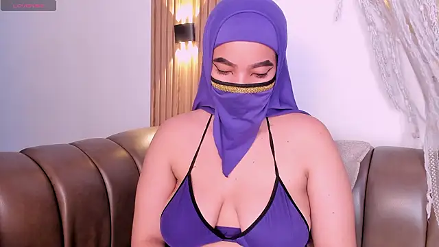 malak nanyy online show from March 12, 12:11 pm