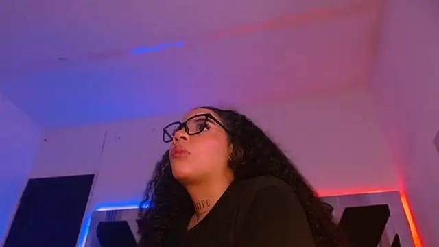 MelannyTylor online show from December 2, 12:43 pm