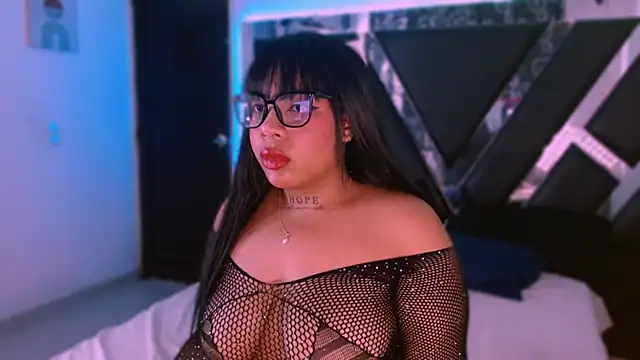 MelannyTylor online show from March 17, 2:27 am