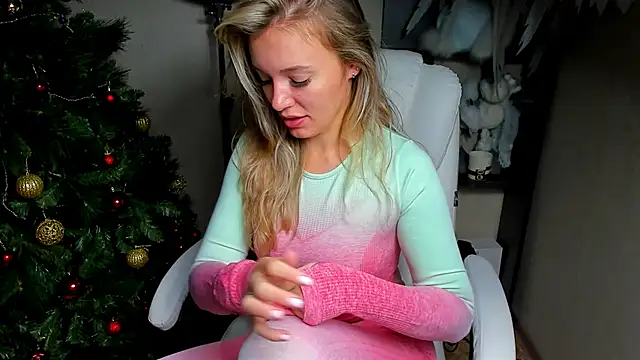 foxy blond online show from December 4, 12:31 am