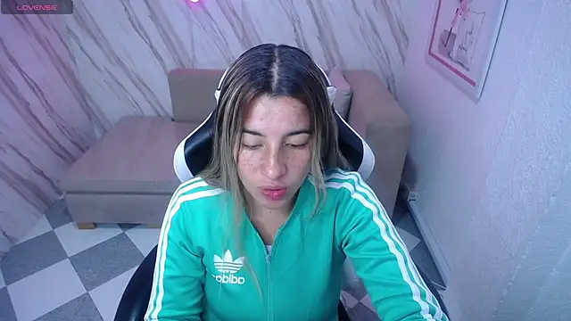 Valerie b online show from February 13, 3:07 am