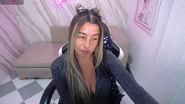 Valerie b online show from February 18, 3:10 am
