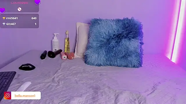 Bella Manson  online show from February 4, 10:34 pm