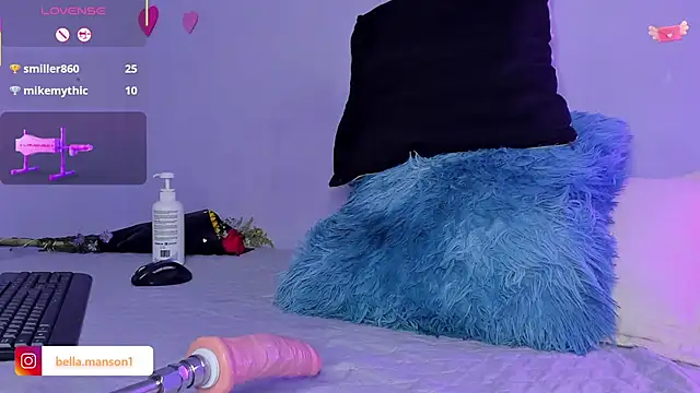 Bella Manson  online show from March 8, 10:34 pm