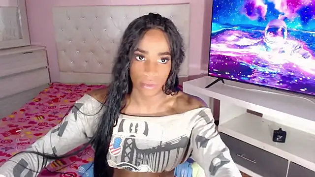 DannaDocell online show from February 10, 11:23 pm