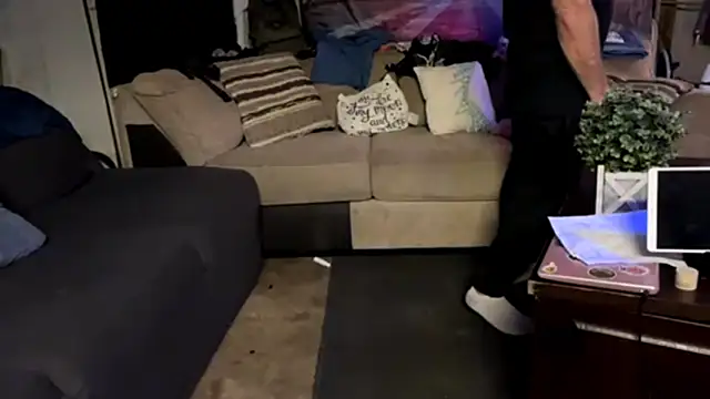 Snapshot of KRYZTALYNXXX chatting on September 29, 7:13 am KRYZTALYNXXX online show from September 29, 7:13 am