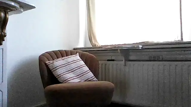 Snapshot of sjorgiogeorge chatting on March 31, 5:35 pm sjorgiogeorge online show from March 31, 5:35 pm