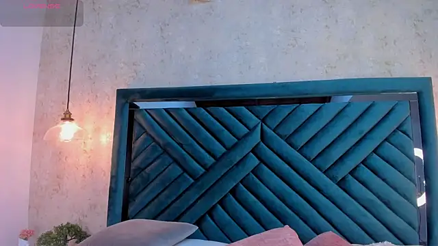 Snapshot of Lucy_Vega chatting on October 21, 3:51 am Lucy Vega online show from October 21, 3:51 am