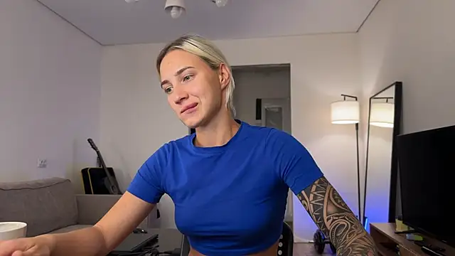 Snapshot of AnneBall chatting on October 29, 3:14 pm AnneBall online show from October 29, 3:14 pm