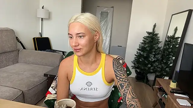 Snapshot of AnneBall chatting on December 15, 8:07 am AnneBall online show from December 15, 8:07 am