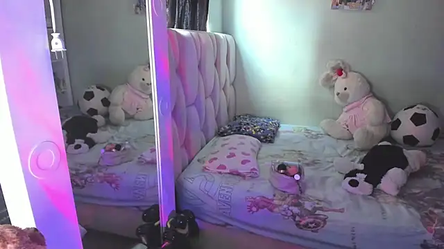 Snapshot of KittyKlum chatting on March 2, 4:58 pm KittyKlum online show from March 2, 4:58 pm