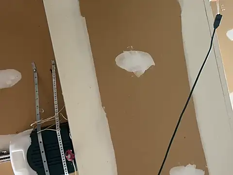 Snapshot of SmokingSloth chatting on March 23, 2:37 am SmokingSloth online show from March 23, 2:37 am