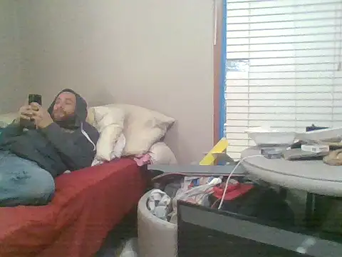 Snapshot of SmokingSloth chatting on December 15, 4:44 pm SmokingSloth online show from December 15, 4:44 pm