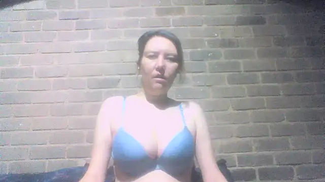 EksJouneMwah online show from November 27, 7:10 am