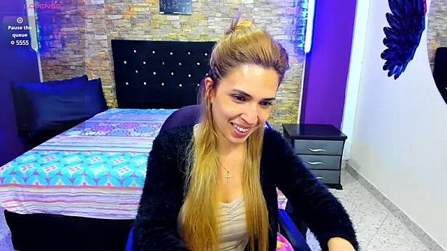 EvaaLovia1 online show from December 28, 1:28 pm