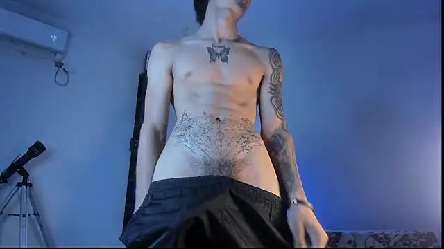 Snakebutterfly online show from October 28, 8:40 am