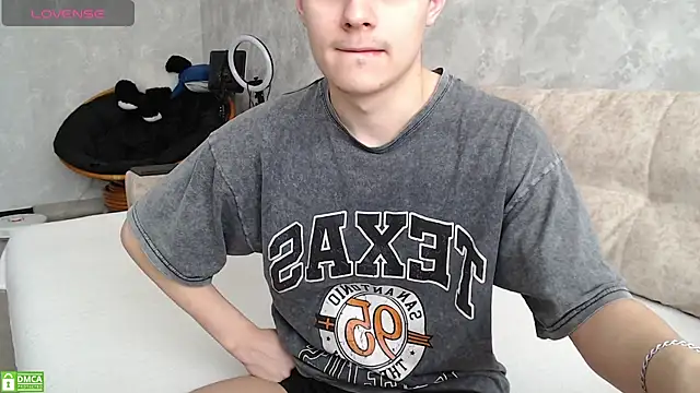 Snapshot of Fire_Ice77 chatting on March 14, 4:32 am Fire Ice77 online show from March 14, 4:32 am