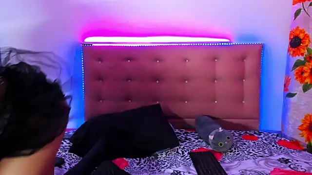 Snapshot of khandyzBlum chatting on January 15, 3:50 pm khandyzBlum online show from January 15, 3:50 pm