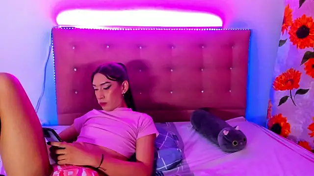 Snapshot of khandyzBlum chatting on January 24, 9:05 pm khandyzBlum online show from January 24, 9:05 pm