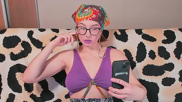 VeronikaKissuchi online show from December 12, 7:30 am