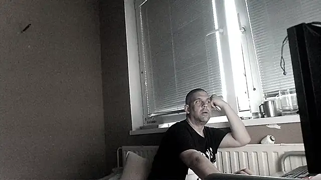 YouWantMe666 online show from June 25, 7:07 pm
