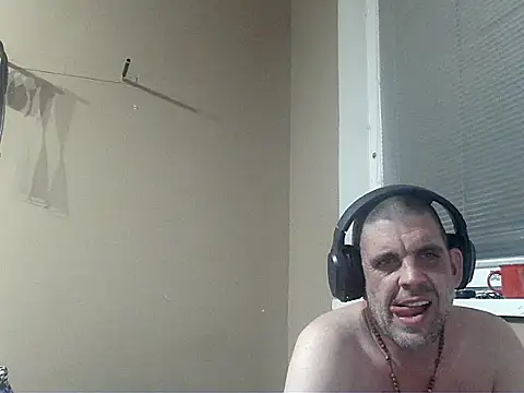 YouWantMe666 online show from June 30, 11:06 pm